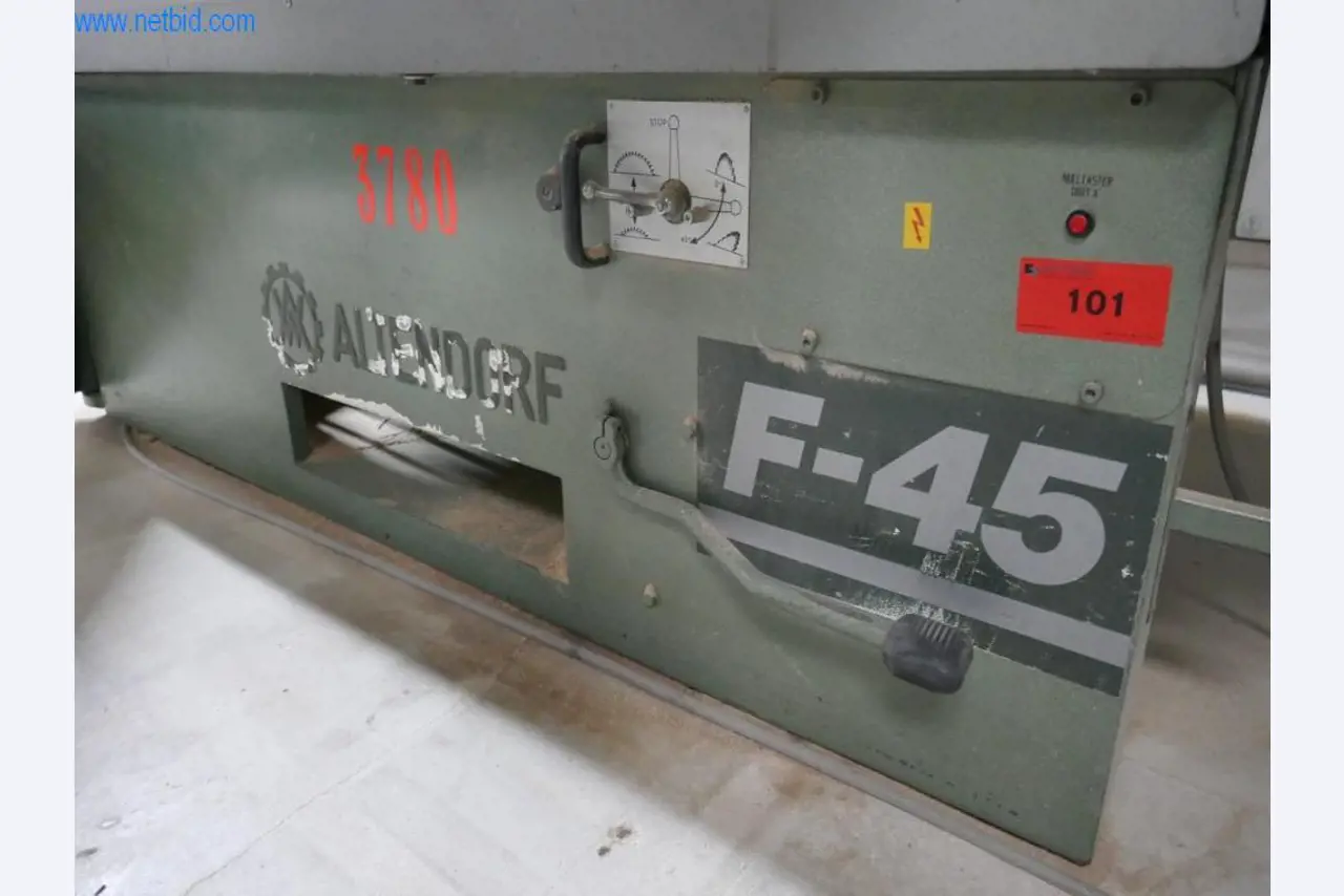 Máquinas para a produção de mobiliário para salas de estar-3