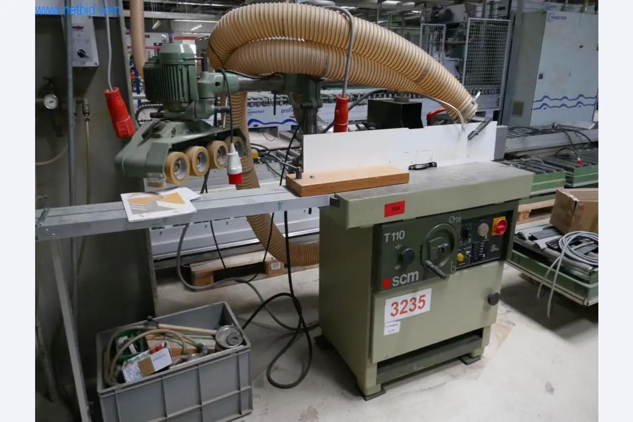 Máquinas para a produção de mobiliário para salas de estar-2