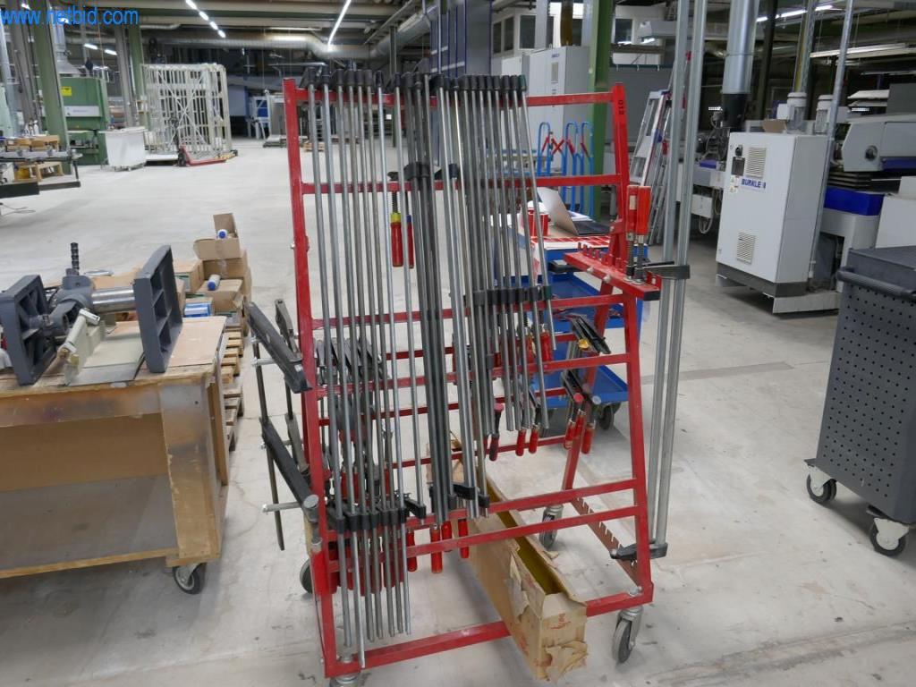 Machines pour la fabrication de meubles d'intérieur-1