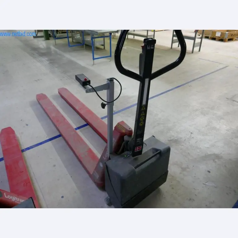 Máquinas para a produção de mobiliário para salas de estar-2