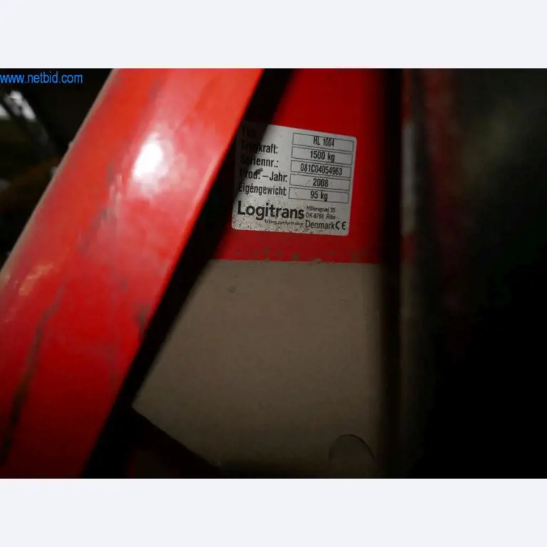 Stroje na výrobu obývacího nábytku-1