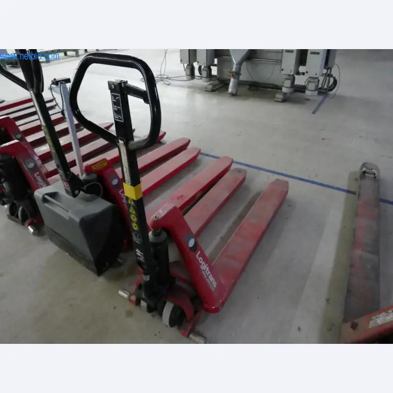 Stroje na výrobu obývacího nábytku-4