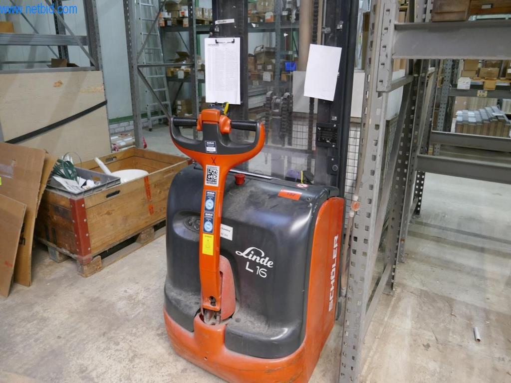 Maschinen zur Herstellung von Wohnraummöbeln-6