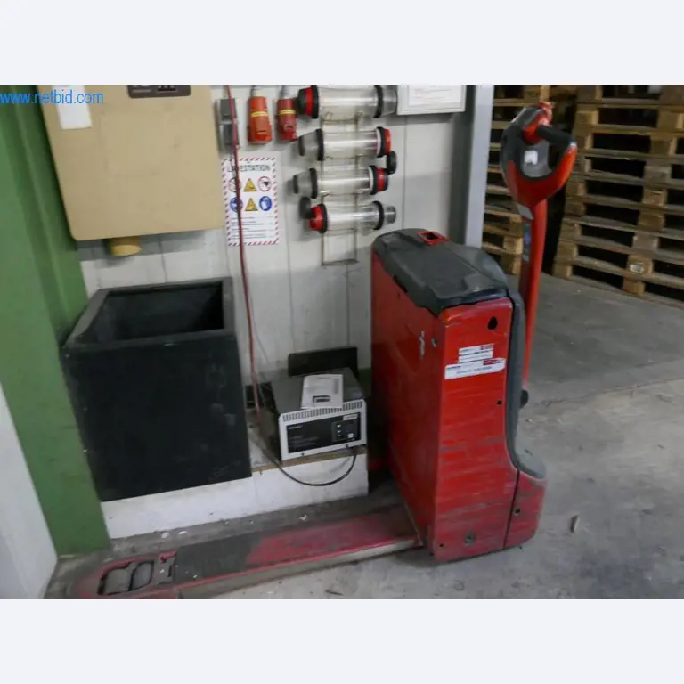 Máquinas para a produção de mobiliário para salas de estar-2