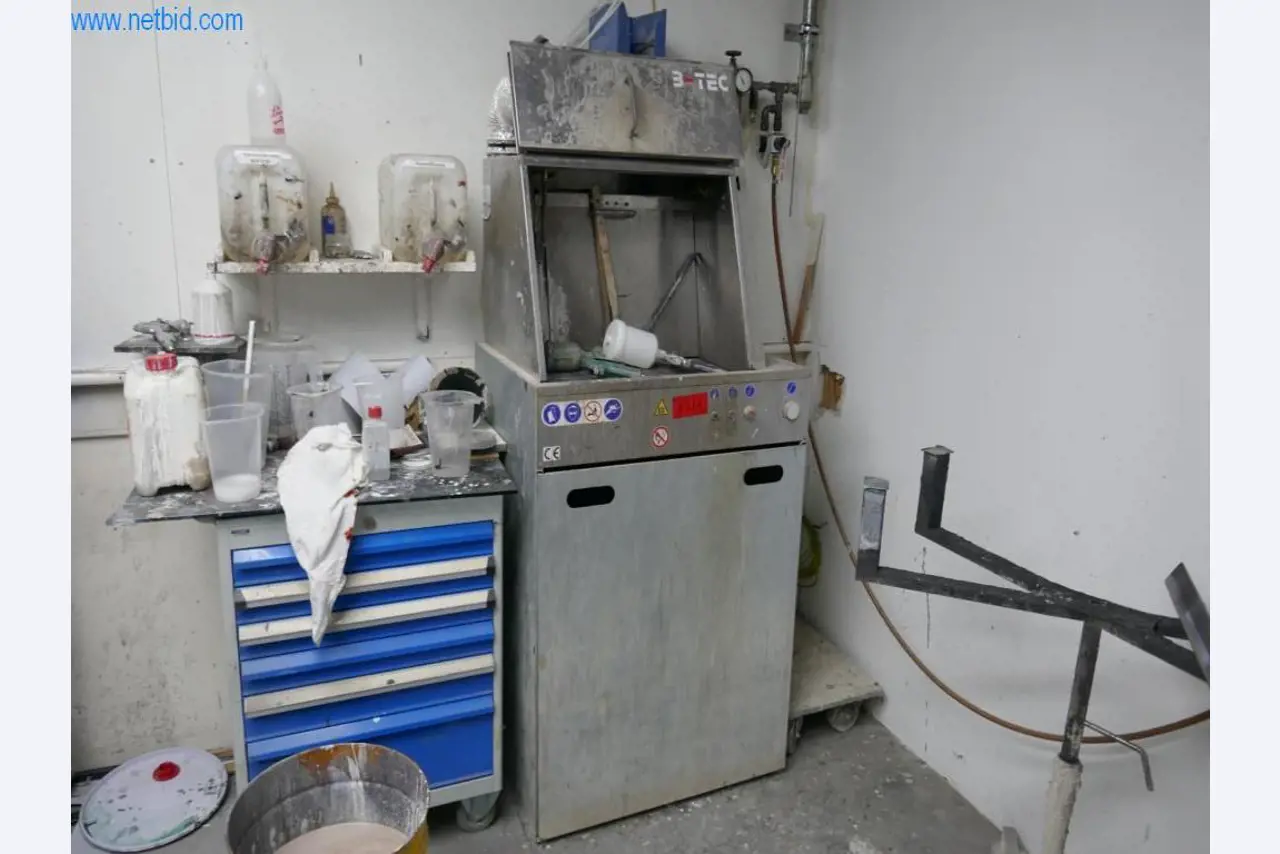 Maschinen zur Herstellung von Wohnraummöbeln-2