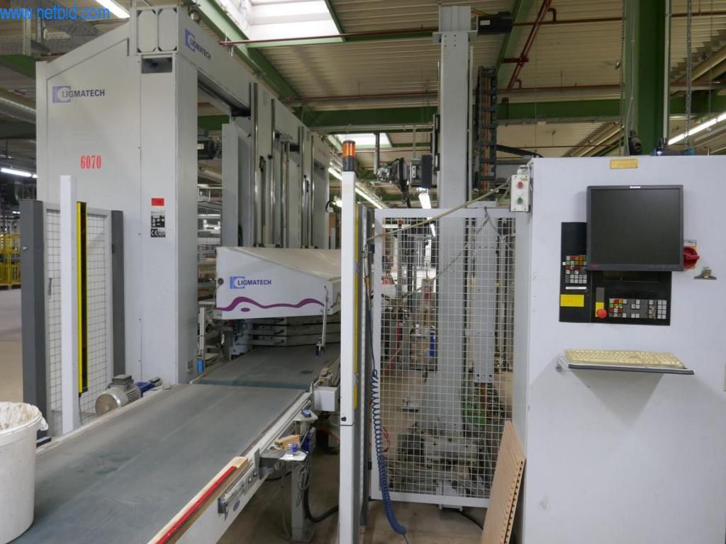 Machines pour la fabrication de meubles d'intérieur-7