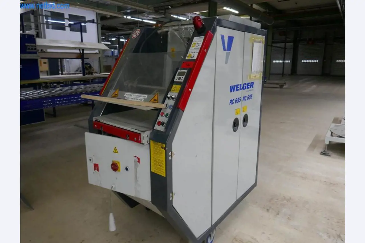 Máquinas para a produção de mobiliário para salas de estar-2