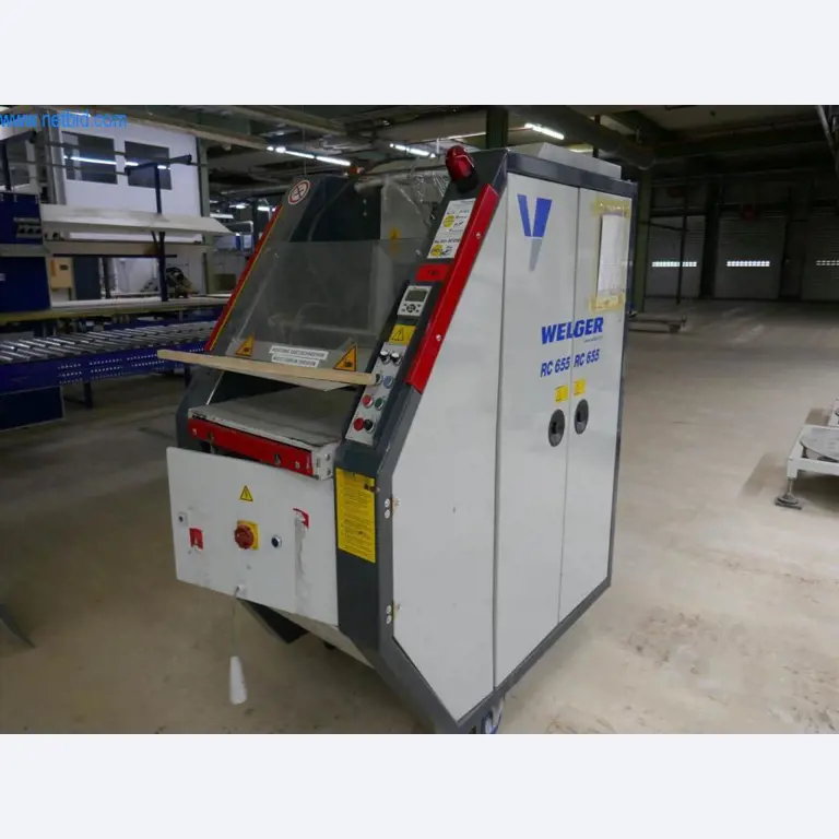 Máquinas para a produção de mobiliário para salas de estar-2