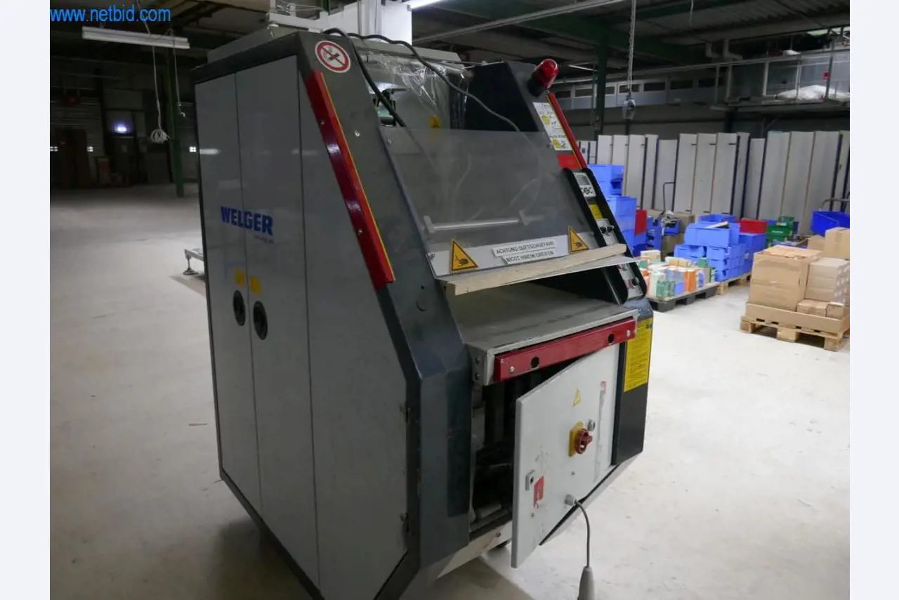 Máquinas para a produção de mobiliário para salas de estar-3