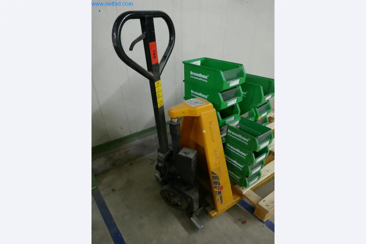 Maschinen zur Herstellung von Wohnraummöbeln-3