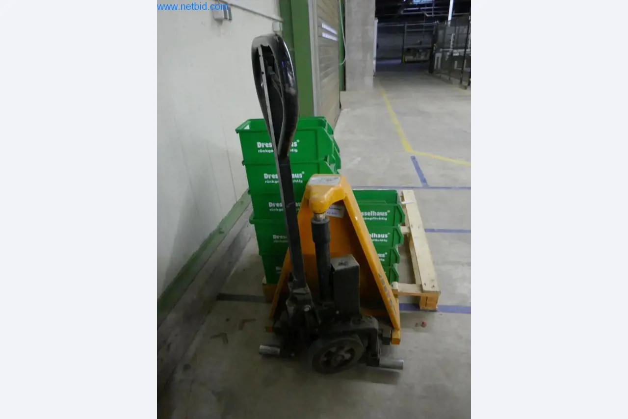 Maschinen zur Herstellung von Wohnraummöbeln-4