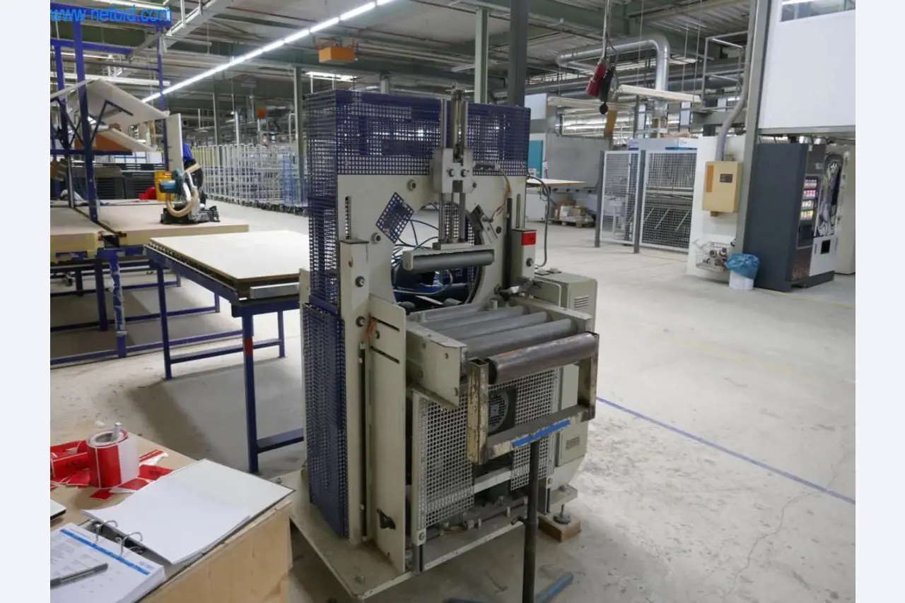 Machines voor de productie van woonkamermeubels-1