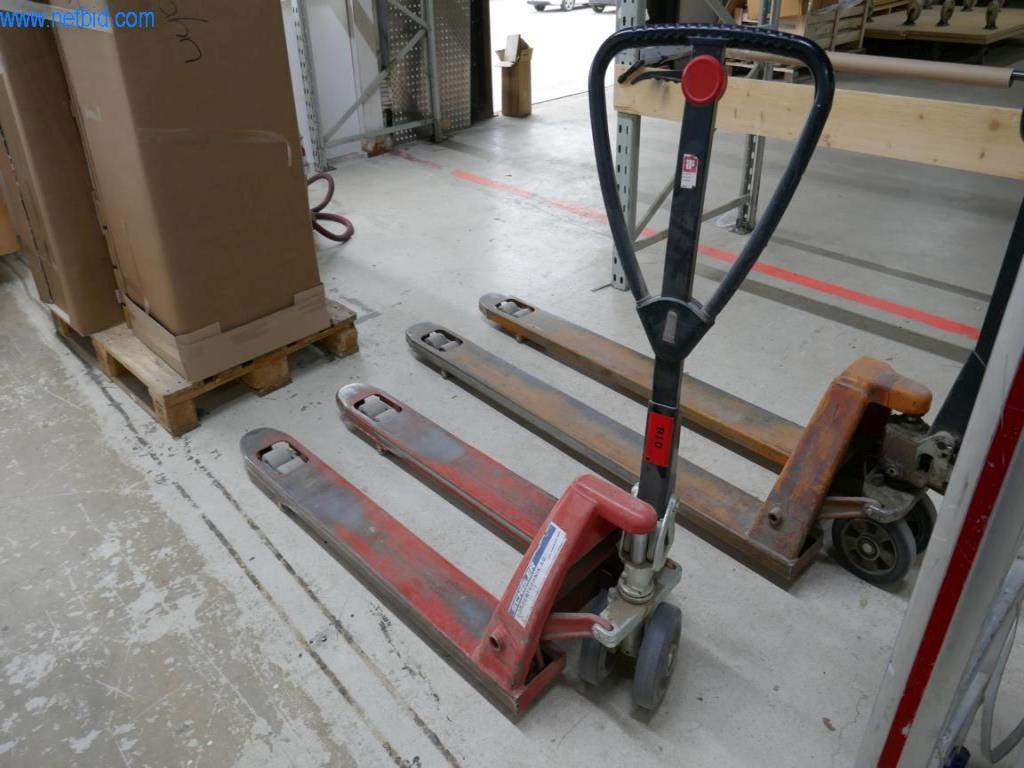 Stroje na výrobu obývacího nábytku-1