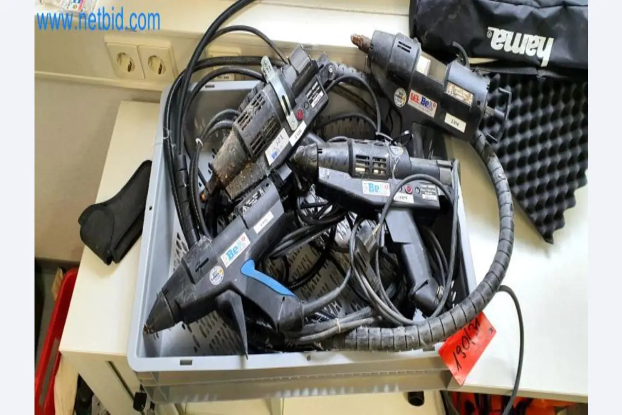 Stroje na výrobu obývacího nábytku-1