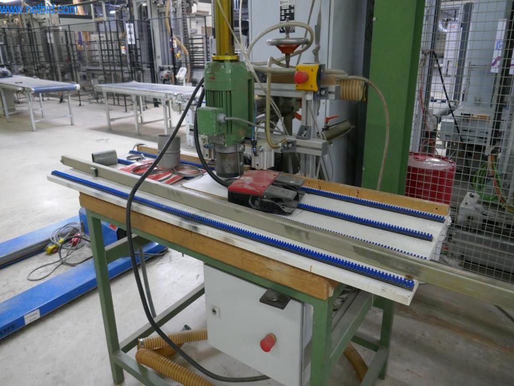 Maschinen zur Herstellung von Wohnraummöbeln-3