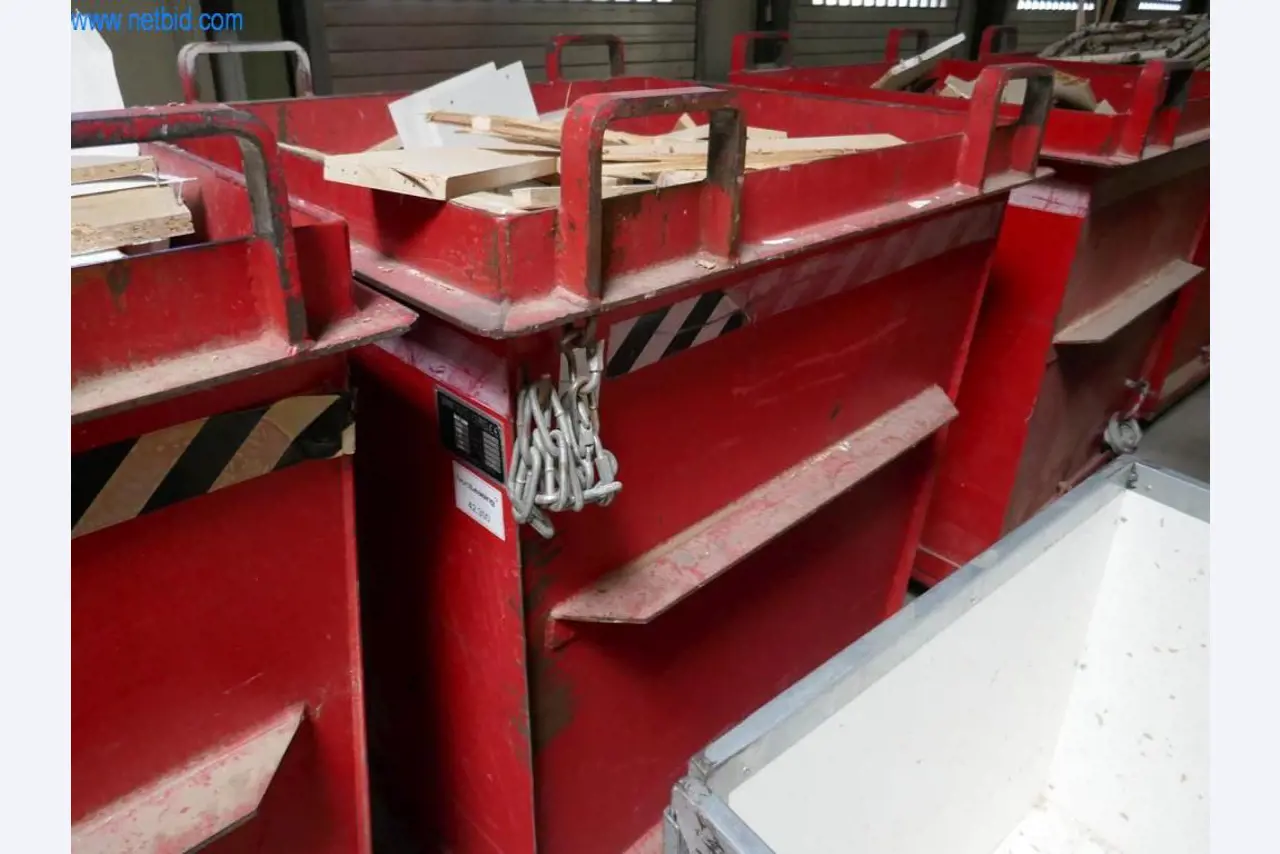 Machines pour la fabrication de meubles d'intérieur-1