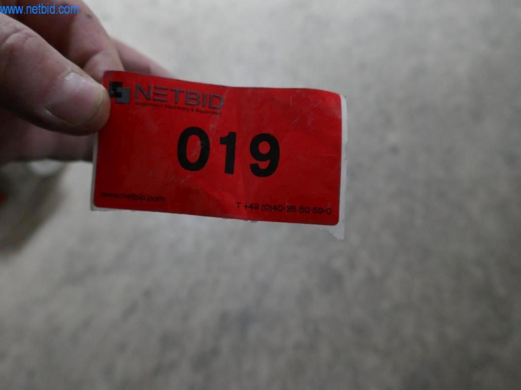 Stroje na výrobu obývacího nábytku-2