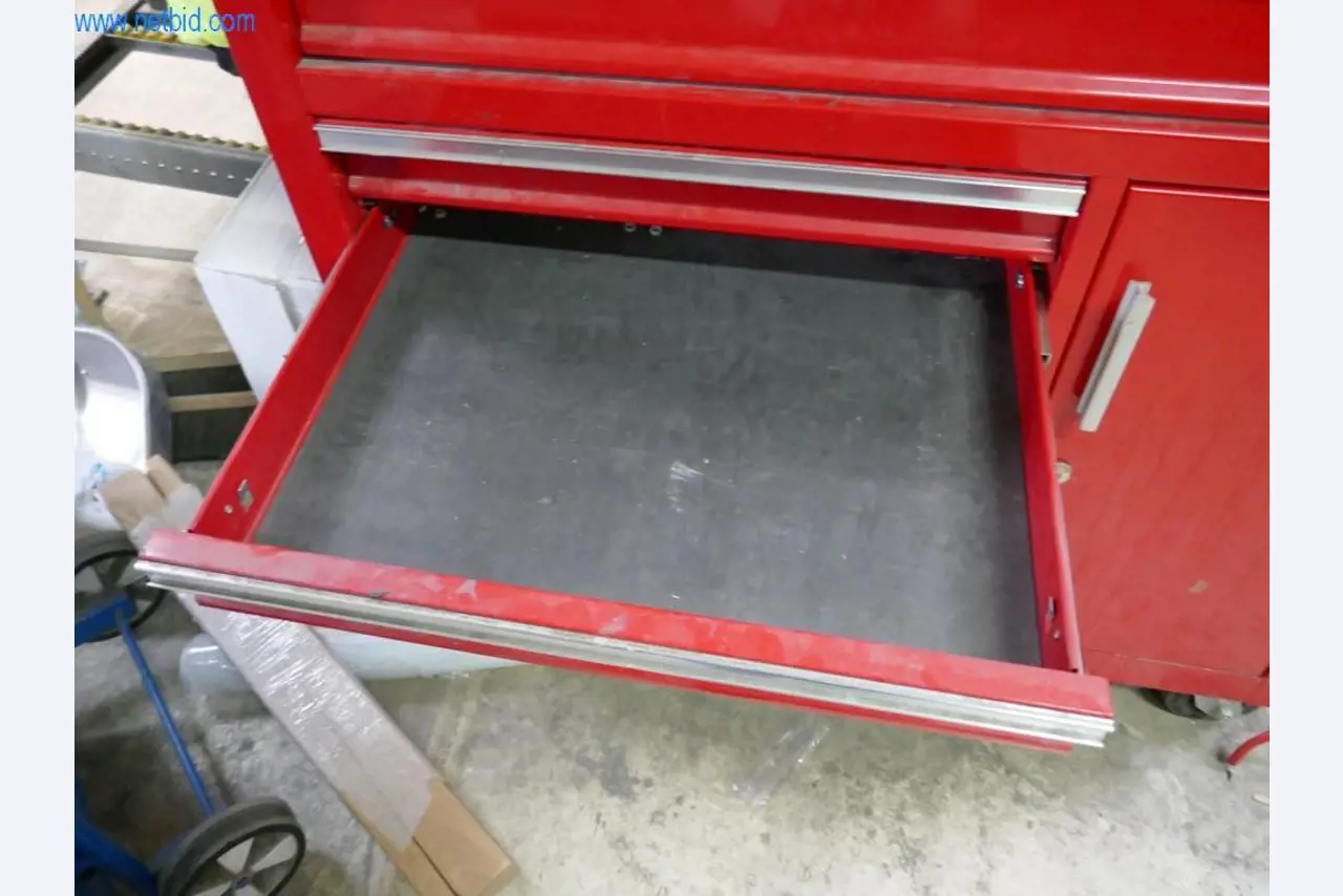 Maschinen zur Herstellung von Wohnraummöbeln-4