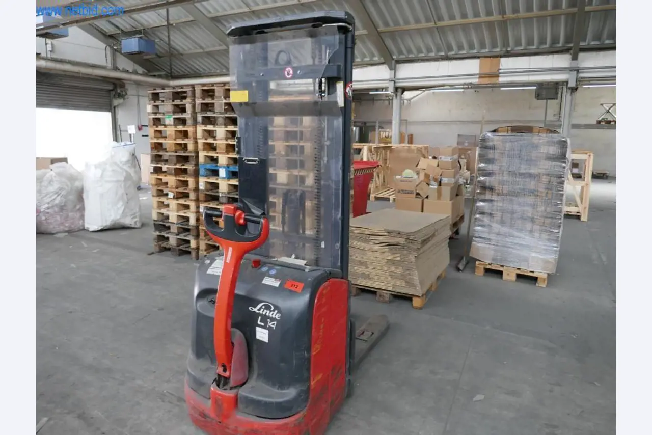 Máquinas para a produção de mobiliário para salas de estar-1