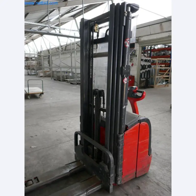 Máquinas para a produção de mobiliário para salas de estar-2