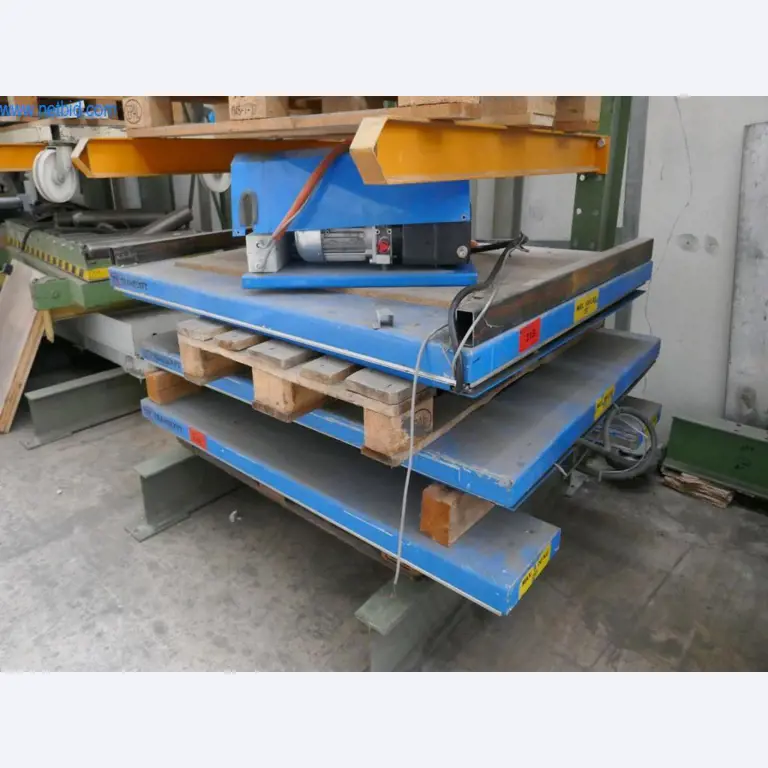 Máquinas para a produção de mobiliário para salas de estar-2