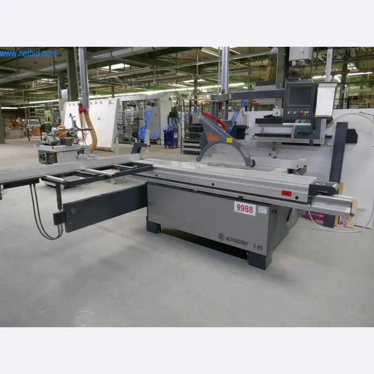 Stroje na výrobu obývacího nábytku-1