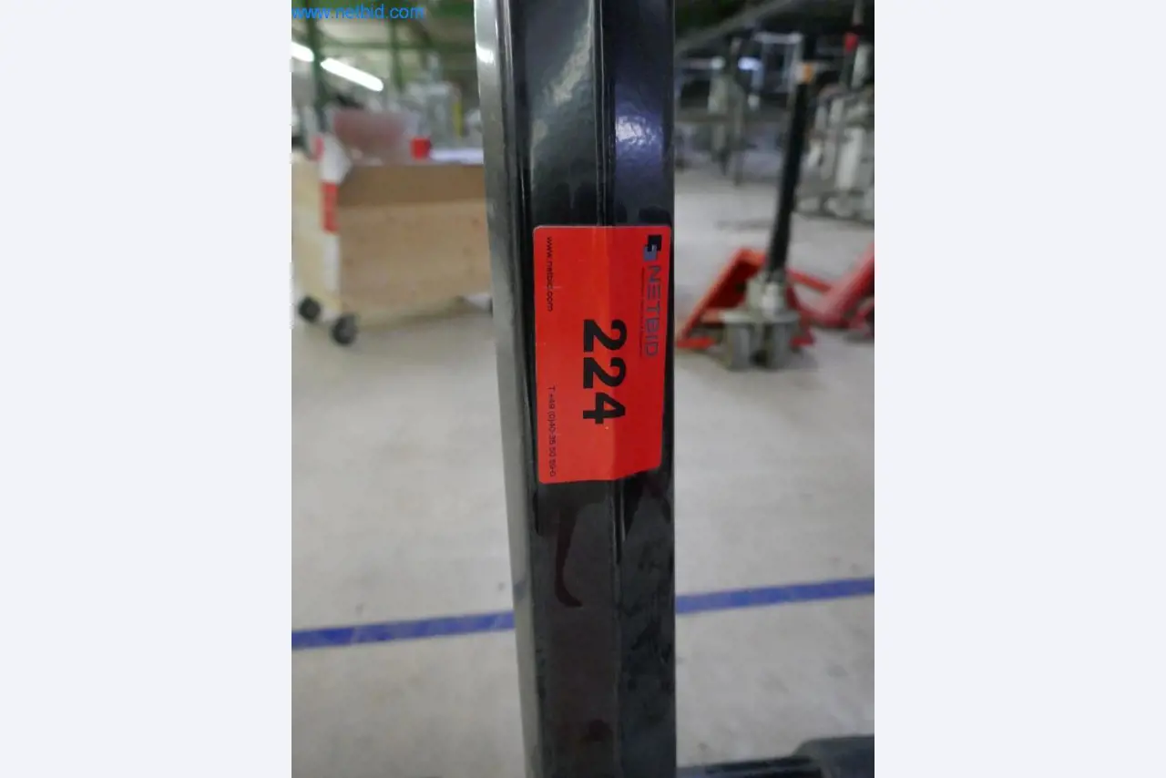 Máquinas para a produção de mobiliário para salas de estar-2