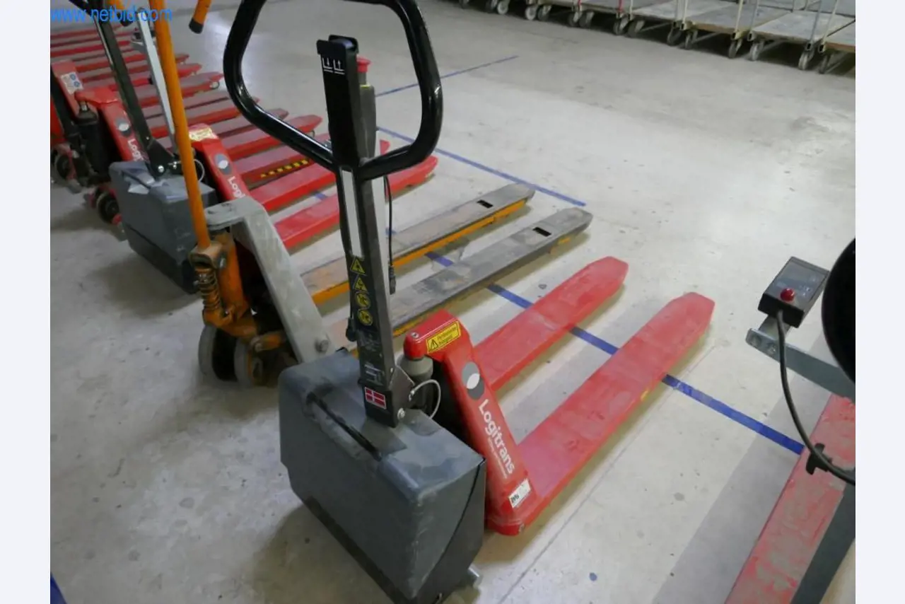 Máquinas para a produção de mobiliário para salas de estar-3