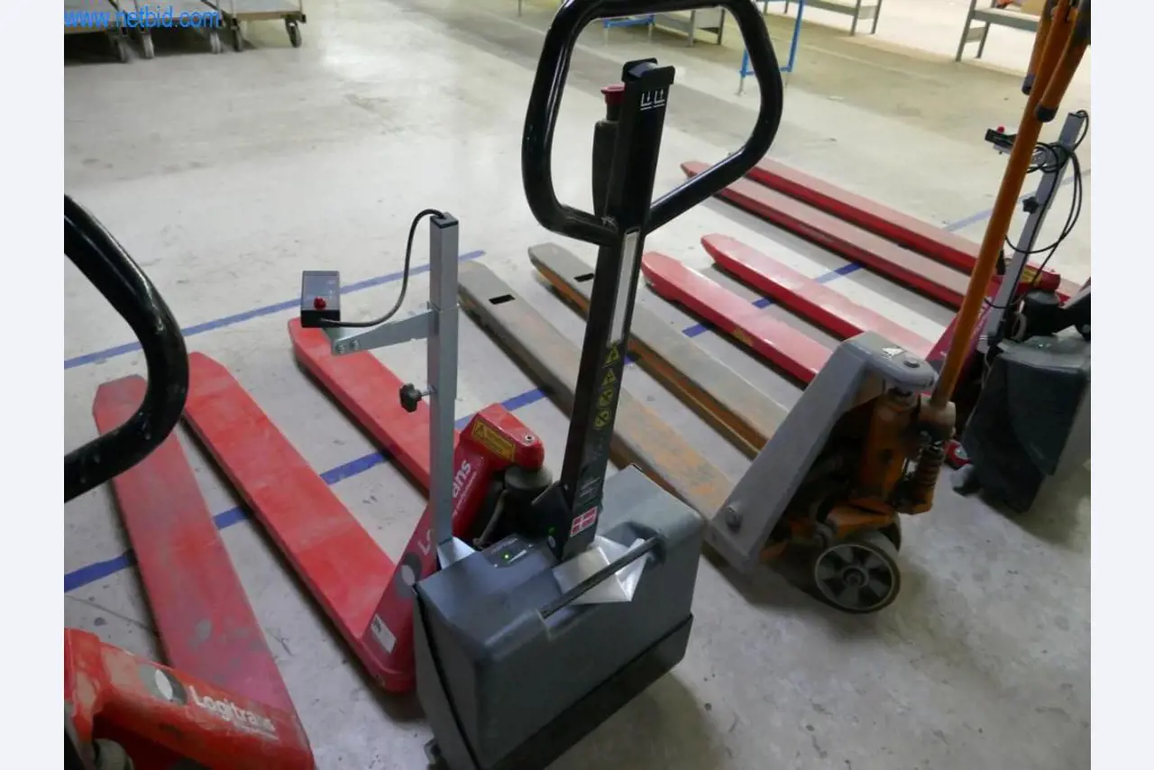 Máquinas para a produção de mobiliário para salas de estar-3