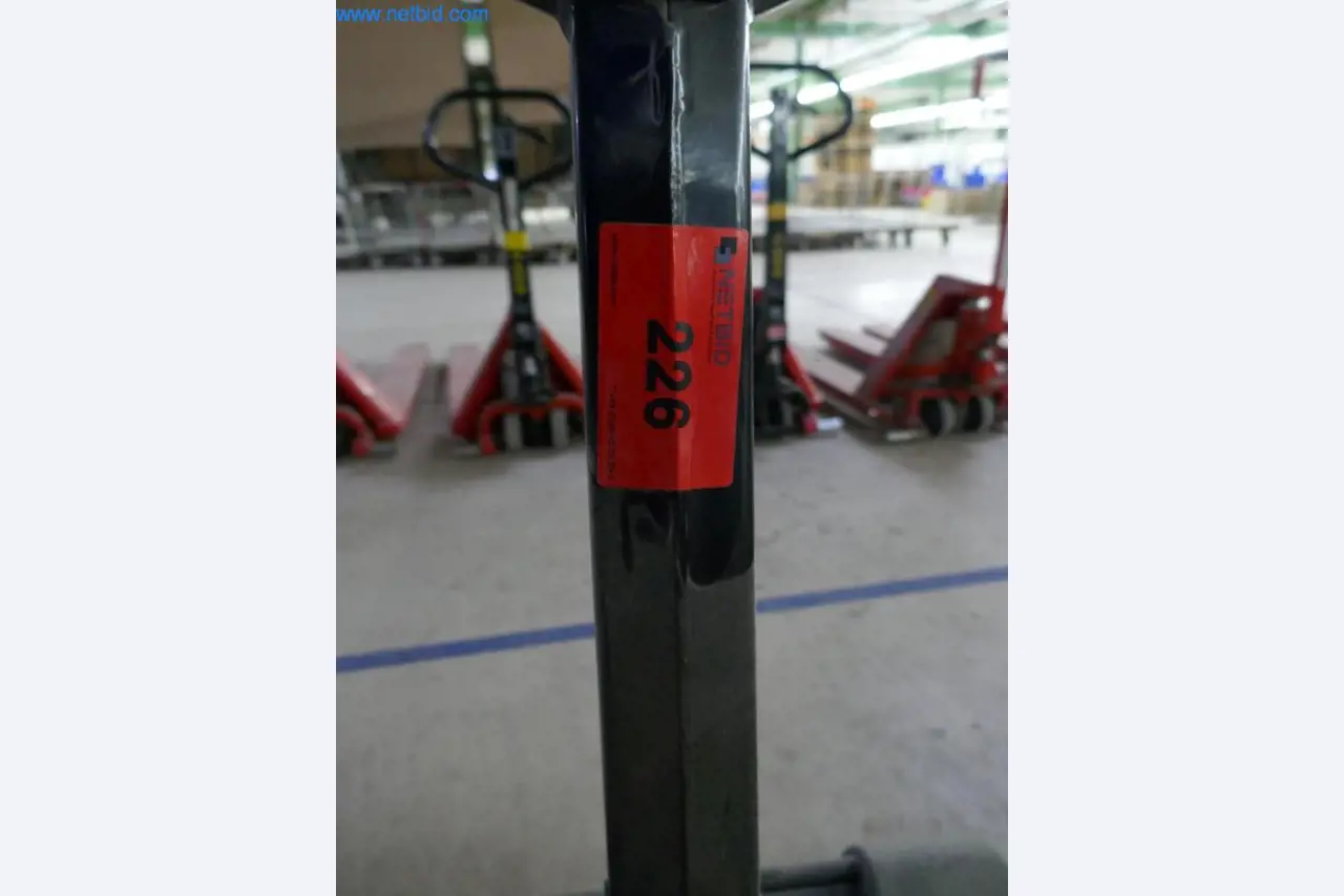 Máquinas para a produção de mobiliário para salas de estar-2