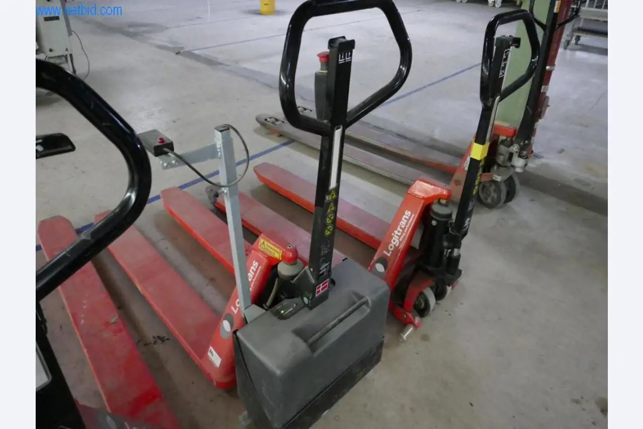 Máquinas para a produção de mobiliário para salas de estar-3