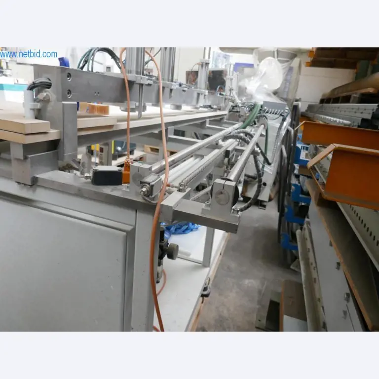 Máquinas para a produção de mobiliário para salas de estar-2