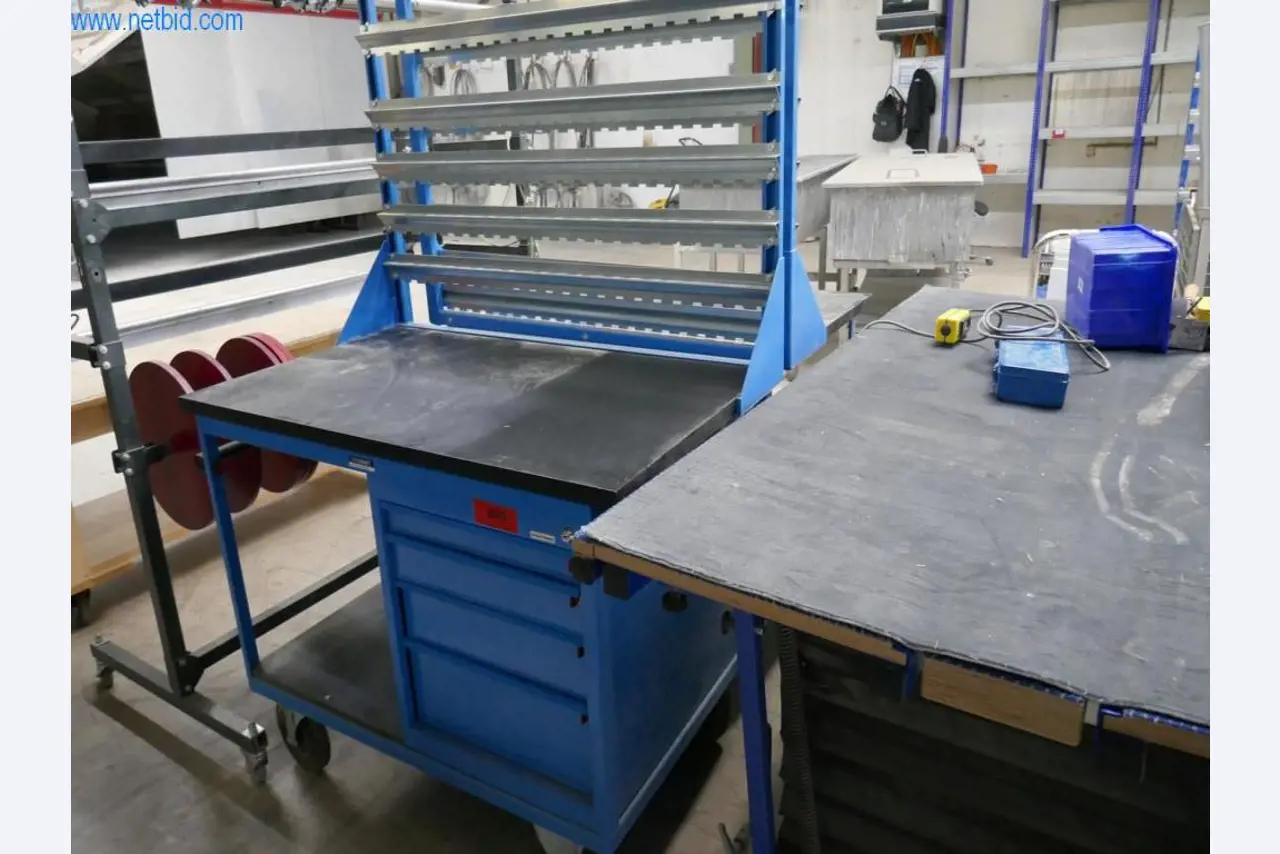 Stroje na výrobu obývacího nábytku-1