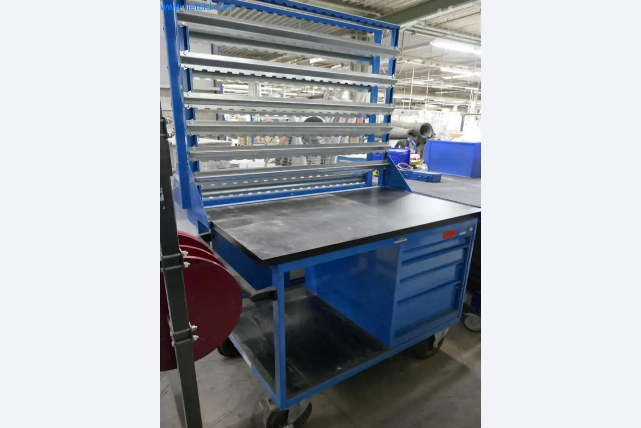 Stroje na výrobu obývacího nábytku-2