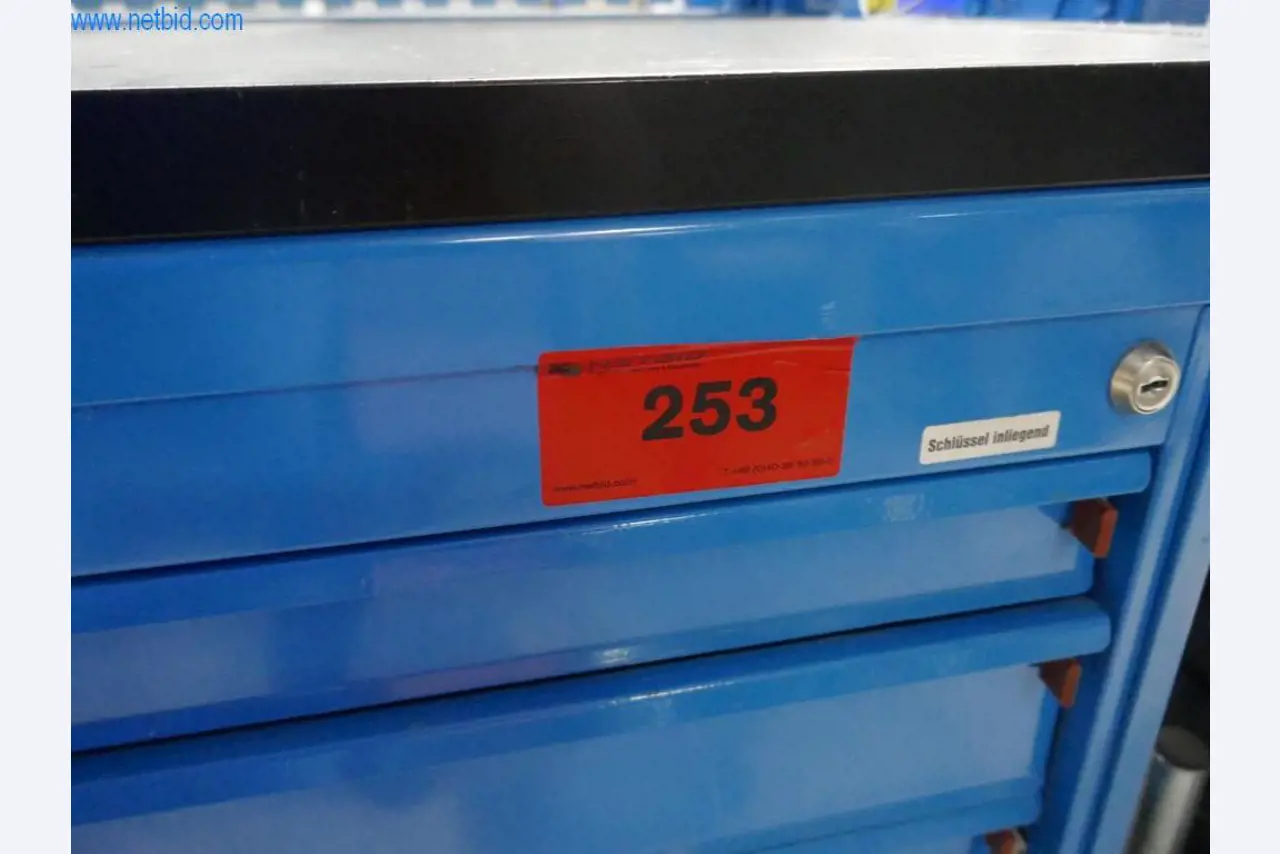 Stroje na výrobu obývacího nábytku-3