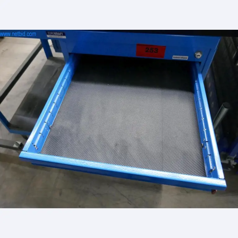 Stroje na výrobu obývacího nábytku-4