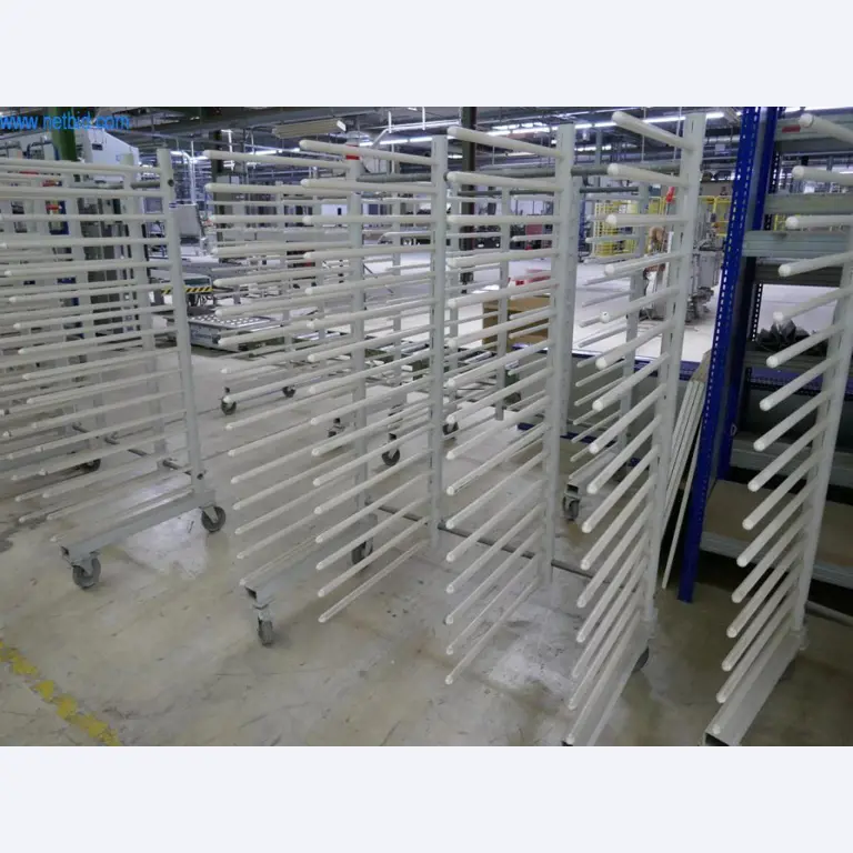 Máquinas para a produção de mobiliário para salas de estar-2