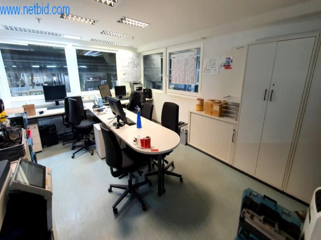 Stroje na výrobu obývacího nábytku-1