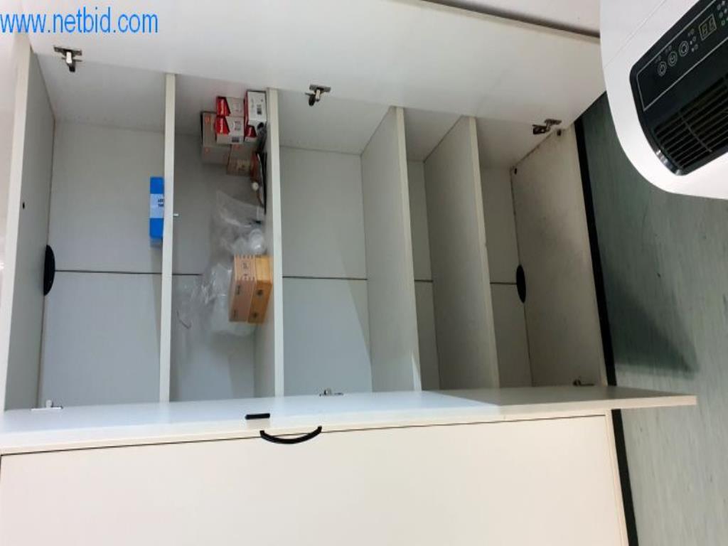 Stroje na výrobu obývacího nábytku-2