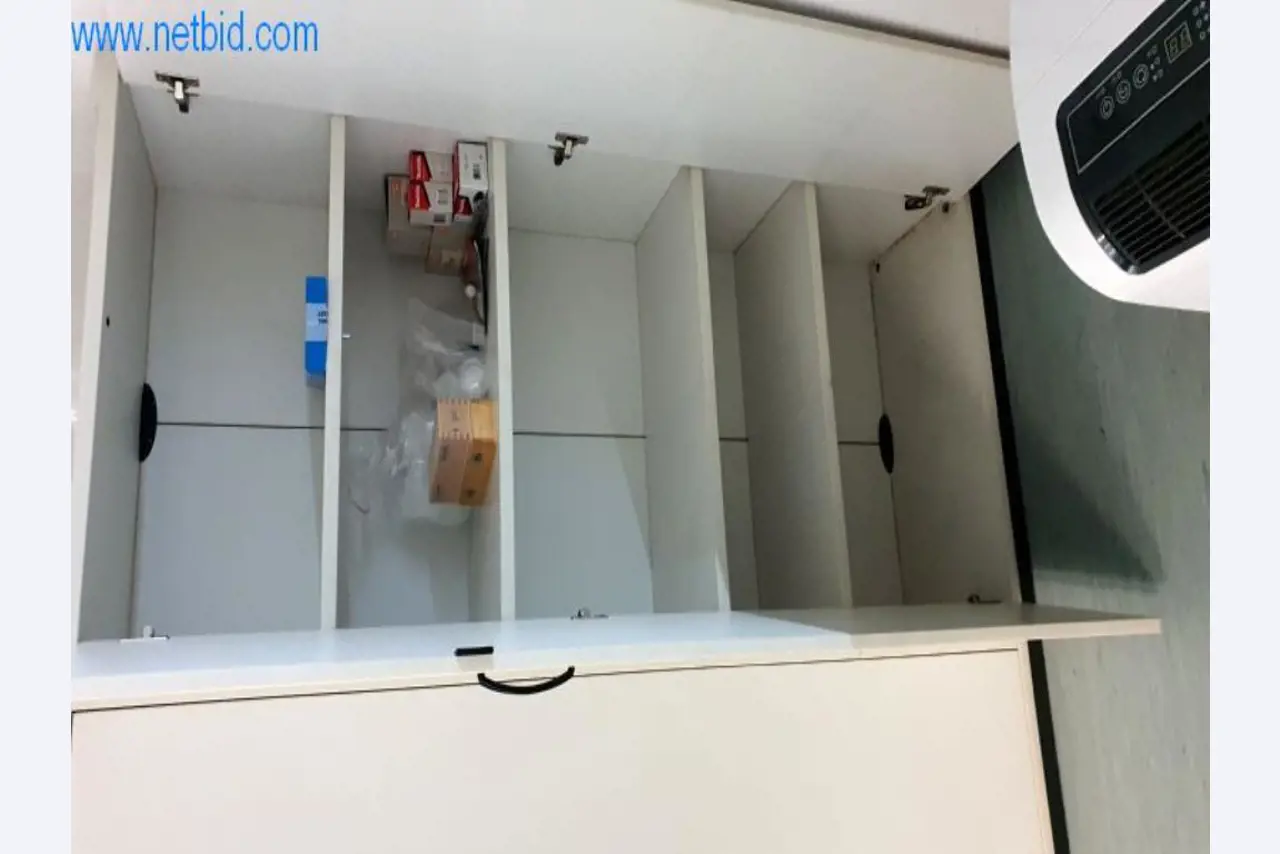 Stroje na výrobu obývacího nábytku-2