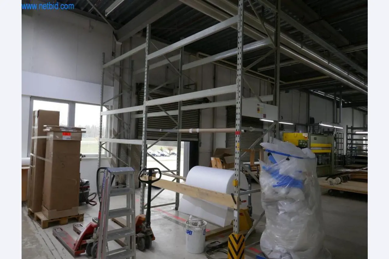 Stroje na výrobu obývacího nábytku-1