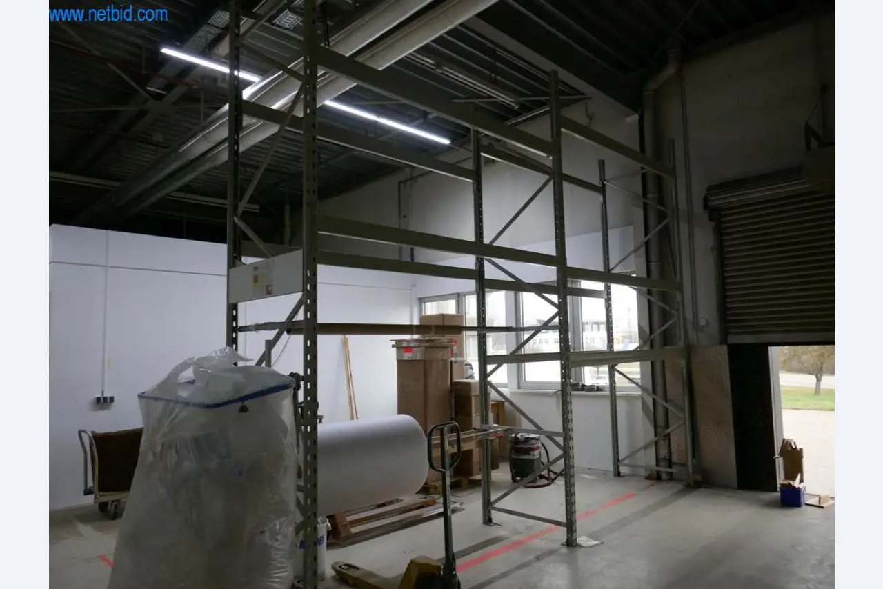 Stroje na výrobu obývacího nábytku-3