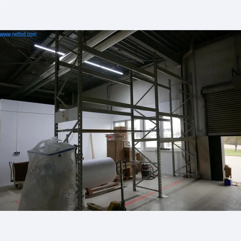 Stroje na výrobu obývacího nábytku-3