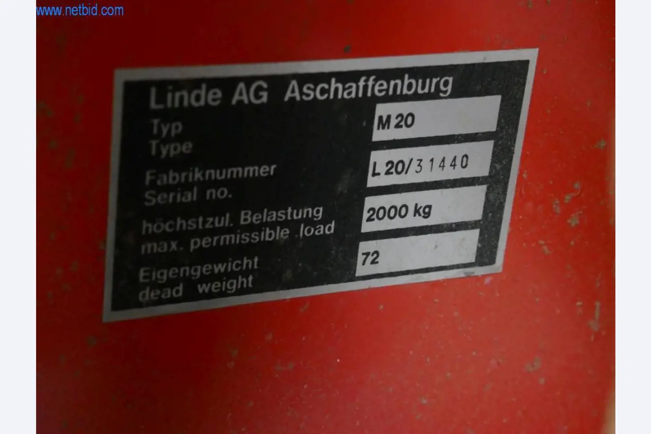 Stroje na výrobu obývacího nábytku-1