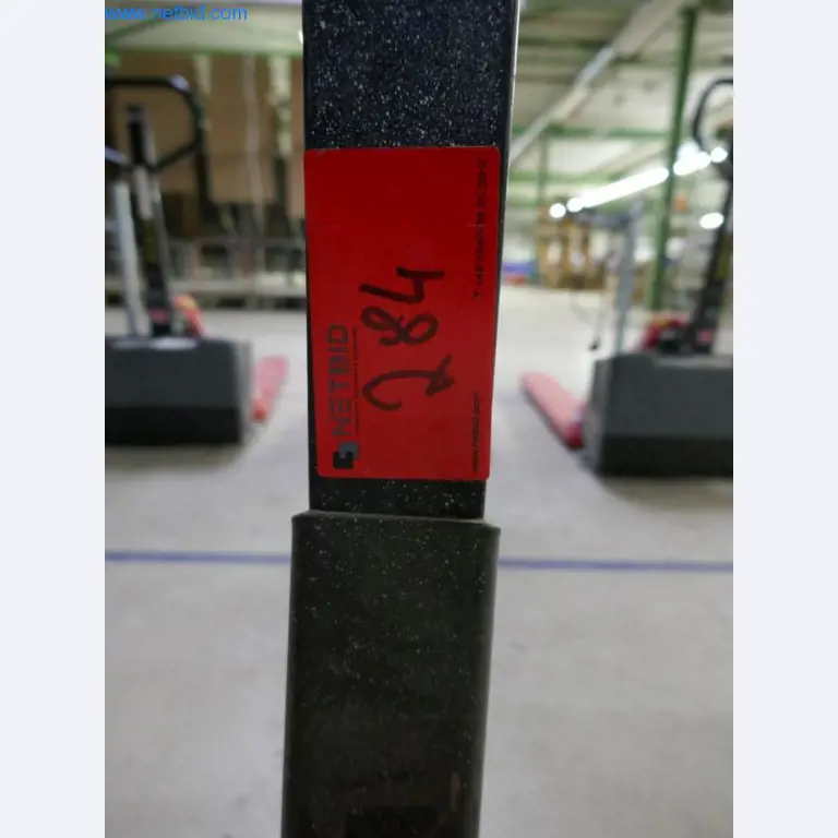 Stroje na výrobu obývacího nábytku-2