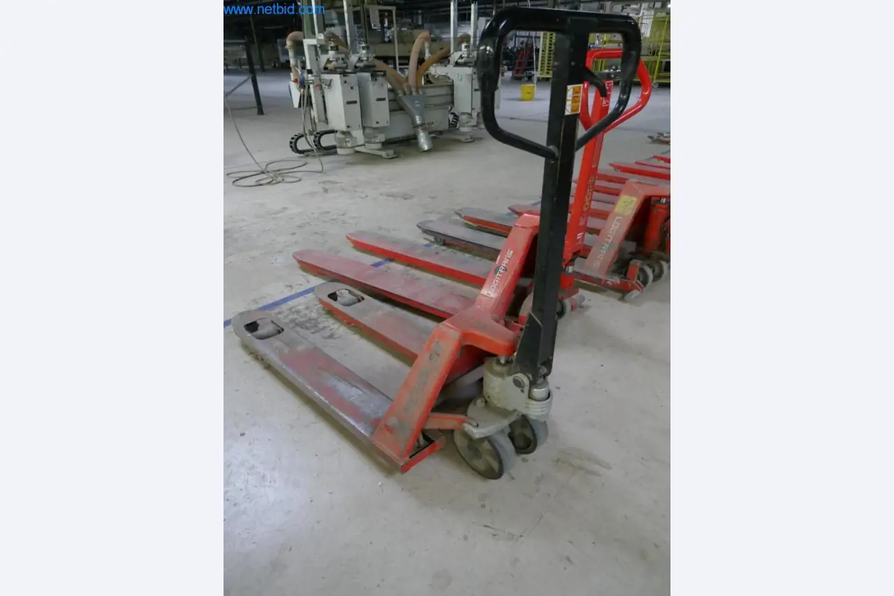 Stroje na výrobu obývacího nábytku-3