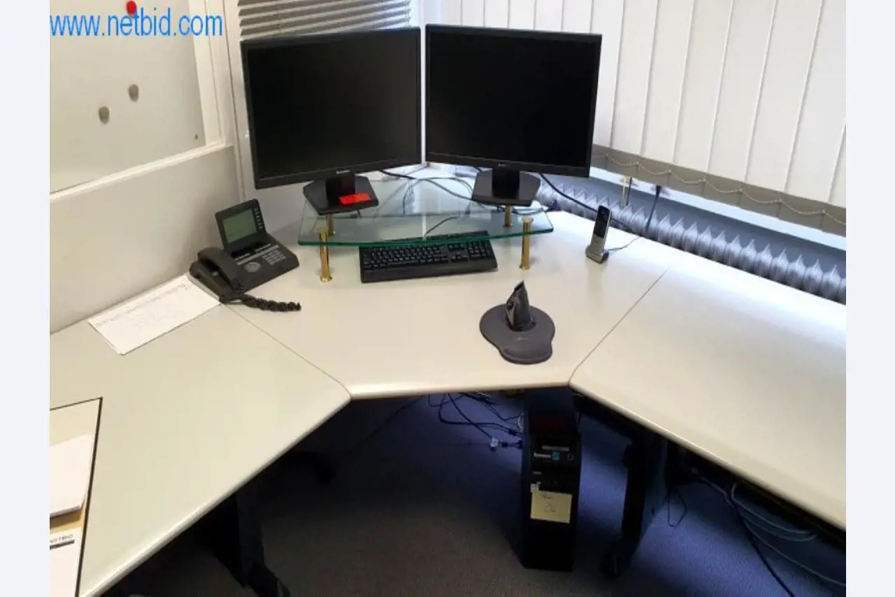 Stroje na výrobu obývacího nábytku-2