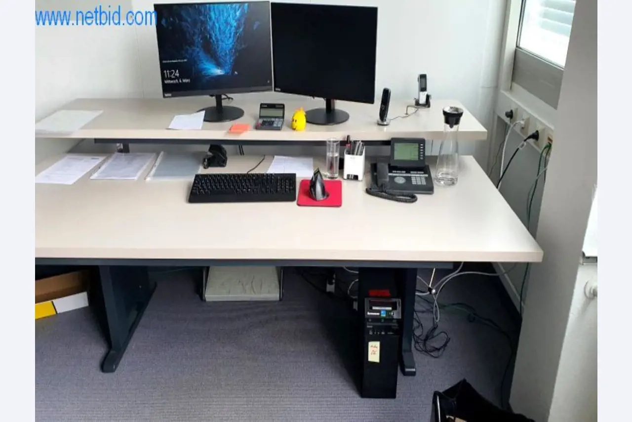 Stroje na výrobu obývacího nábytku-1