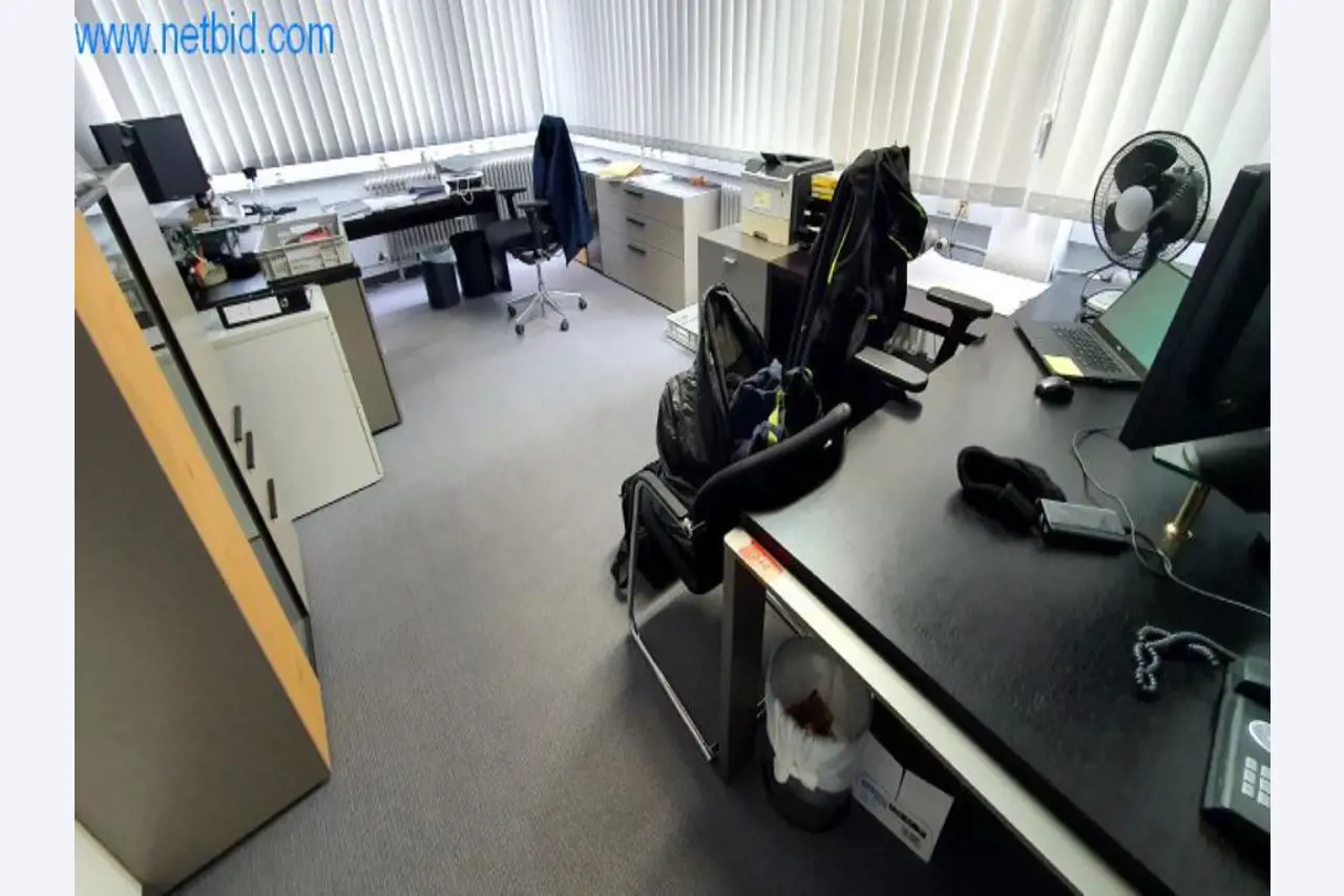 Maschinen zur Herstellung von Wohnraummöbeln-1