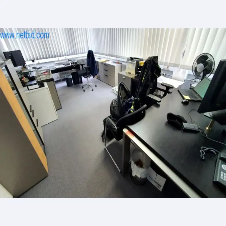 Maschinen zur Herstellung von Wohnraummöbeln-1